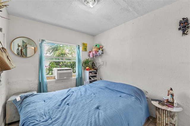 536 Ave G SE, Winter Haven, FL 33880 - bedroom featuring a textured ceiling and a textured wall