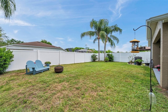 8504 Tidal Bay Ln, Tampa, FL 33635 - view of yard