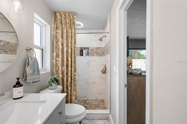 1530 Picardy Cir, Clearwater, FL 33755 - bathroom with tiled shower and vanity