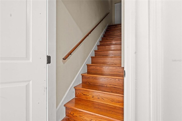 3104 Apricot St, Seffner, FL 33584 - view of staircase