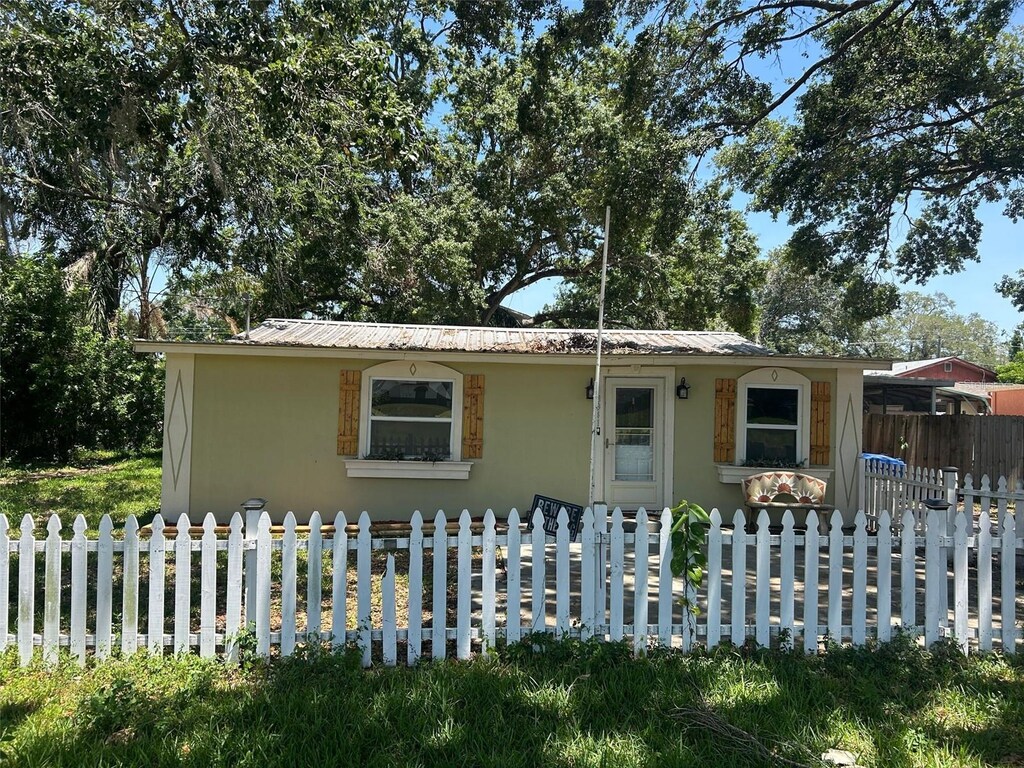8341 June St, Tampa, FL 33615 - photo 1