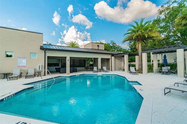 6745 Citrus Creek Ln, Tampa, FL 33625 - community pool with a patio
