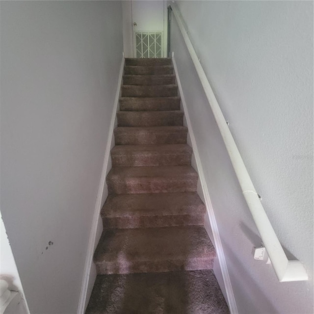 10850 Lake Saint Charles Blvd, Riverview, FL 33578 - view of staircase