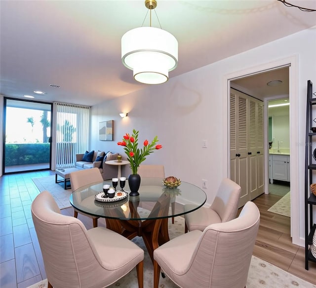 618 Bird Bay Dr S Unit 111, Venice, FL 34285 - photo 3