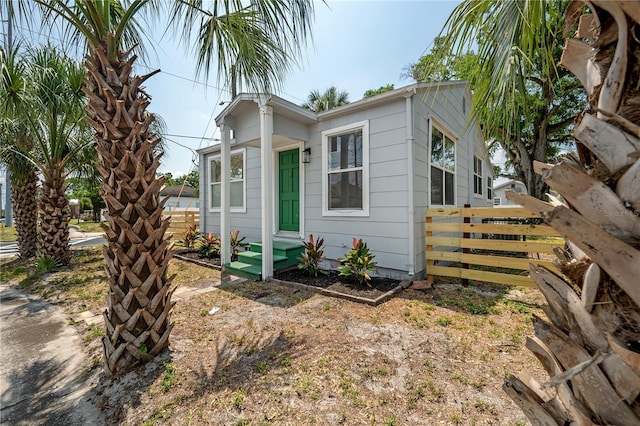 1527 E Lake Ave, Tampa, FL 33610 - view of front of home with fence