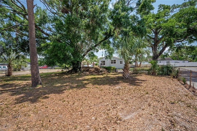 1527 E Lake Ave, Tampa, FL 33610 - view of yard with fence