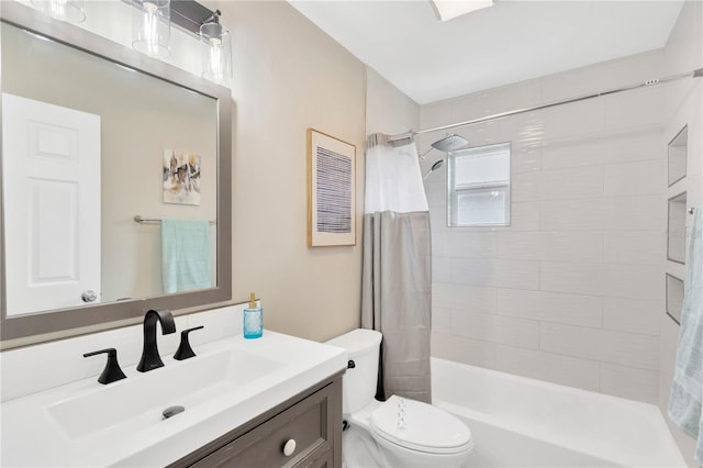 7208 S Juanita St, Tampa, FL 33616 - bathroom with toilet, vanity, and shower / bath combo