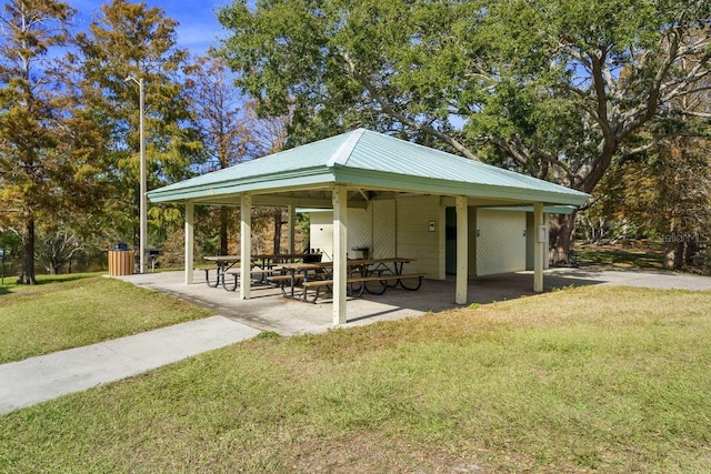 1126 Tarridon Ct, Dunedin, FL 34698 - view of community featuring a lawn