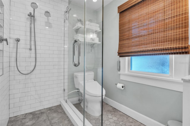 221 13th Ave NE, Saint Petersburg, FL 33701 - bathroom with toilet, tiled shower, and baseboards