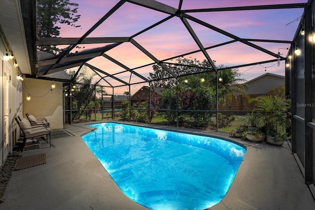 1914 Elk Spring Dr, Brandon, FL 33511 - swimming pool featuring a patio and glass enclosure