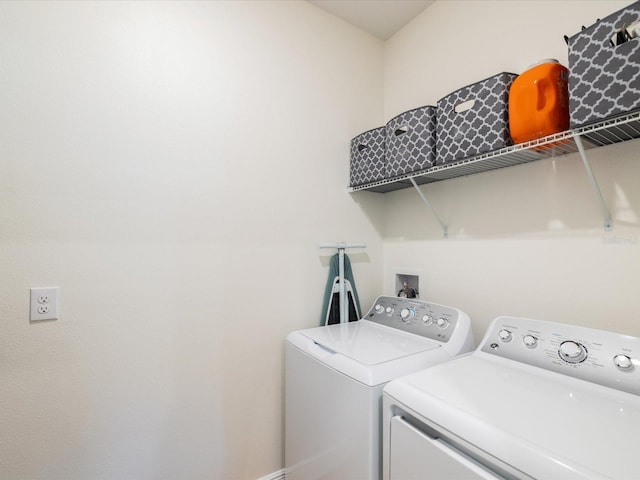 17729 Nectar Flume Dr, Land O Lakes, FL 34638 - laundry room featuring washer and dryer