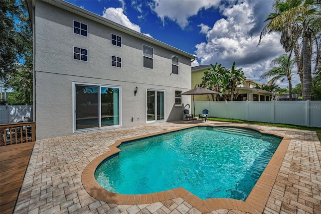 3002 Savannah Oaks Cir, Tarpon Springs, FL 34688 - view of swimming pool featuring a patio area and a fenced backyard