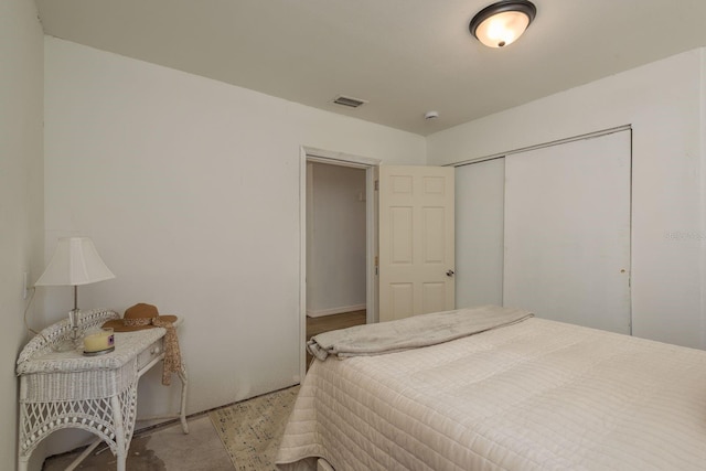 314 Bath St, Tarpon Springs, FL 34689 - bedroom featuring a closet
