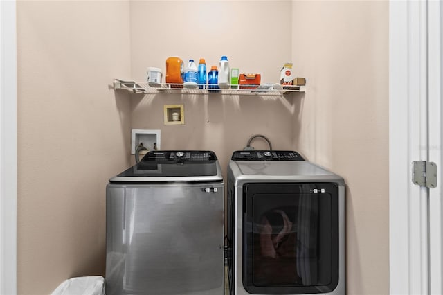 6319 Sunset Bay Cir, Apollo Beach, FL 33572 - laundry room with independent washer and dryer