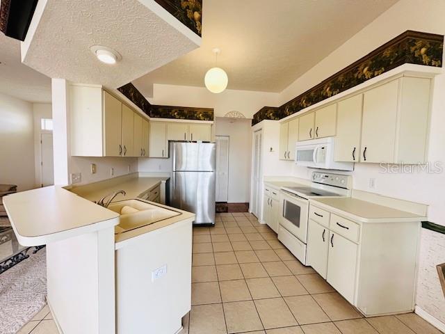 10806 Brookhaven Dr, New Port Richey, FL 34654 - photo 14