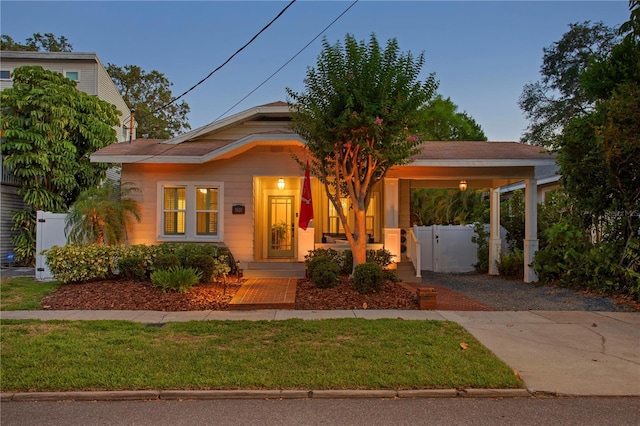 3620 W San Pedro St, Tampa, FL 33629 - view of front facade featuring gravel driveway