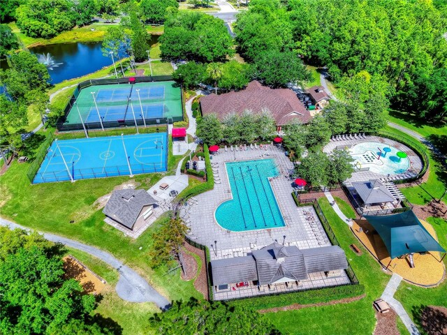 6030 Sandhill Ridge Dr, Lithia, FL 33547 - aerial view of a pool and a large body of water