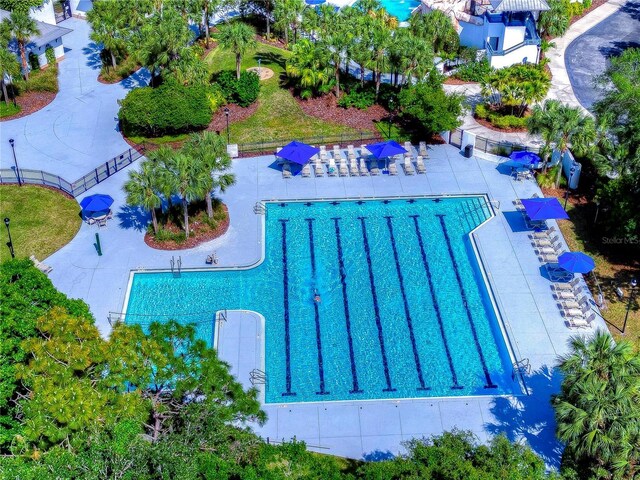 6030 Sandhill Ridge Dr, Lithia, FL 33547 - aerial view of a pool