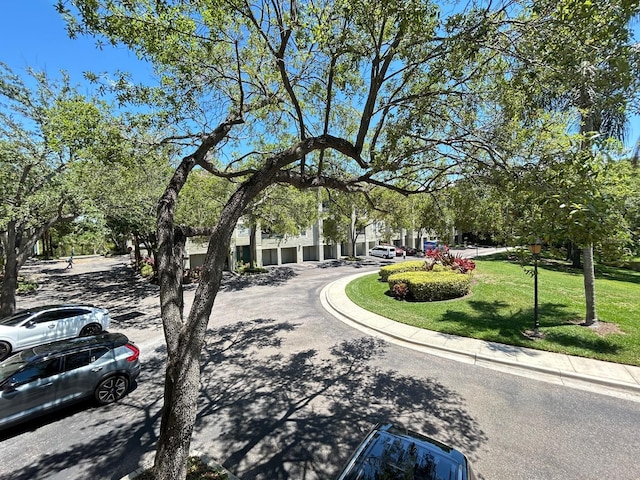 622 Seascape Way, Tampa, FL 33602 - view of community featuring a lawn
