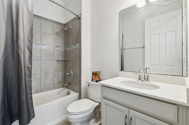 4950 Chase Ct, Saint Cloud, FL 34772 - bathroom with shower / tub combo with curtain, vanity, and toilet