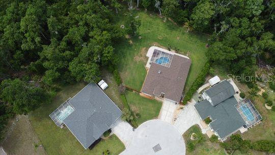 aerial view of property and surrounding area