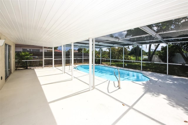 9816 Crofton Ln, Port Richey, FL 34668 - view of pool featuring a patio, fence, and a lanai