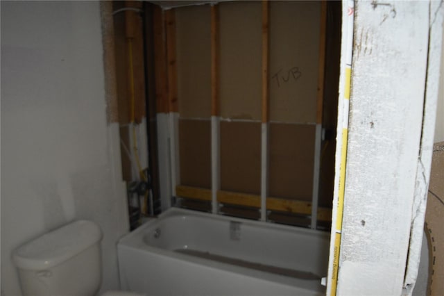 420 Moorings Cove Dr Unit 420, Tarpon Springs, FL 34689 - bathroom with a bath and toilet