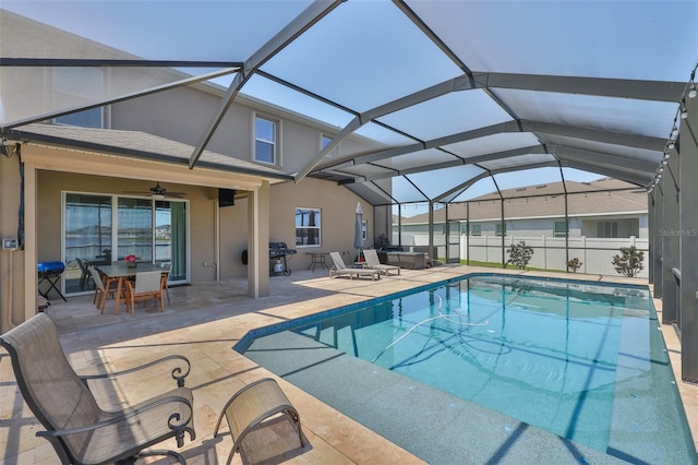 11924 Brighton Knoll Loop, Riverview, FL 33579 - view of swimming pool with a hot tub, a patio, a ceiling fan, and outdoor dining space