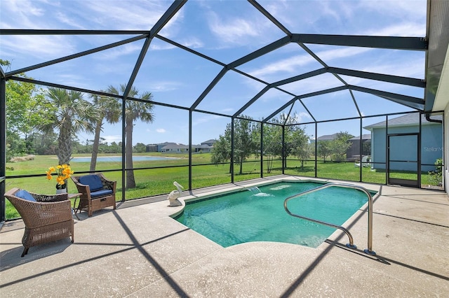 764 W Bayshore Dr, Tarpon Springs, FL 34689 - swimming pool featuring a patio area, a yard, and a water view
