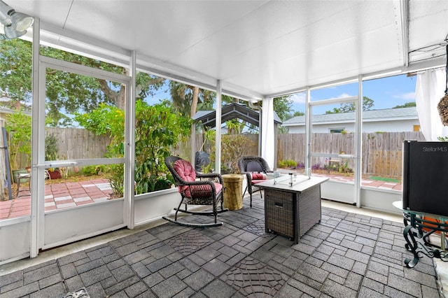 6801 Pinellas Point Dr S, Saint Petersburg, FL 33712 - sunroom / solarium featuring outdoor lounge area
