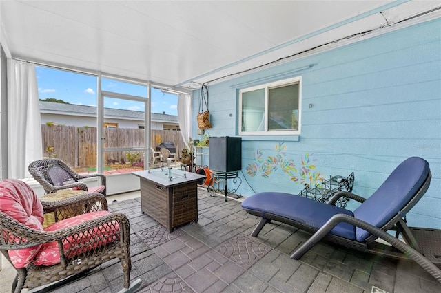 6801 Pinellas Point Dr S, Saint Petersburg, FL 33712 - sunroom with outdoor lounge area
