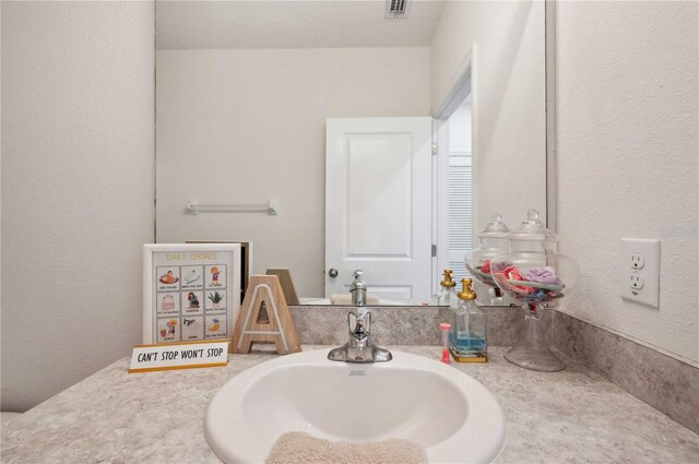 32965 Kaloko Rd, Wesley Chapel, FL 33543 - bathroom featuring a sink