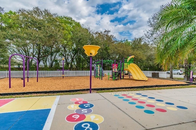 10411 Summerview Cir, Riverview, FL 33578 - communal playground with fence