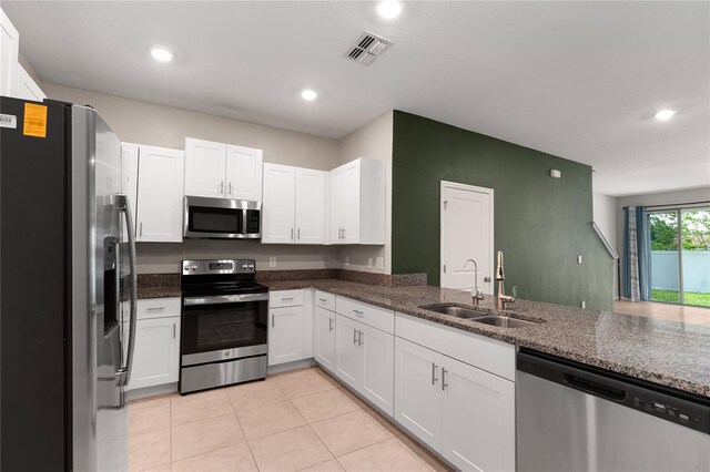 937 Royal Empress Dr, Ruskin, FL 33570 - photo 6
