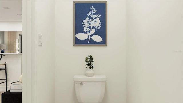 4511 S Manhattan Ave Unit 13, Tampa, FL 33611 - bathroom with toilet