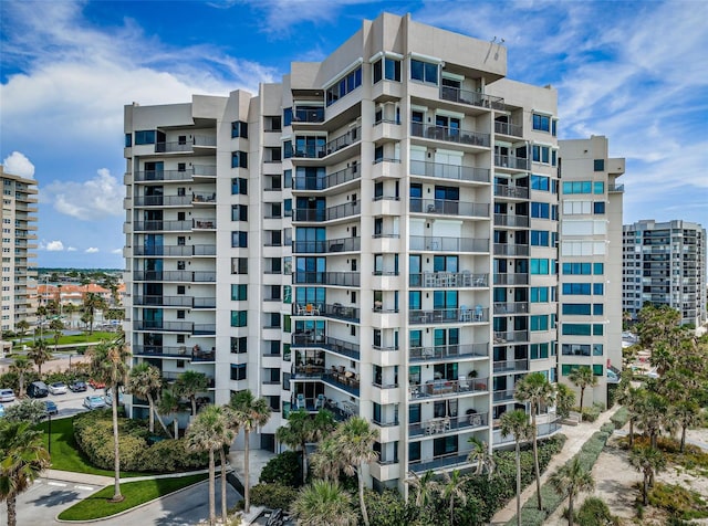 1600 Gulf Blvd Unit 514, Clearwater Beach, FL 33767 - view of apartment building / complex featuring a view of city