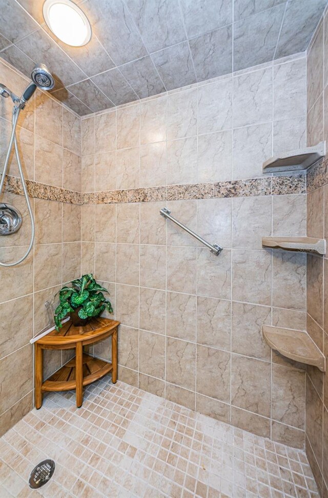 1600 Gulf Blvd Unit 514, Clearwater Beach, FL 33767 - full bath with a tile shower