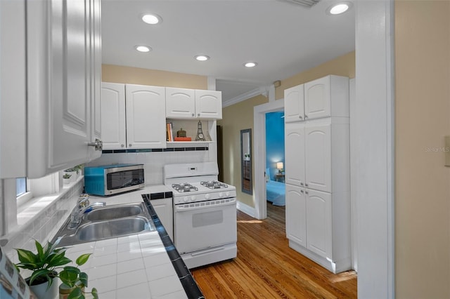 132 21st Ave S, Saint Petersburg, FL 33705 - photo 20