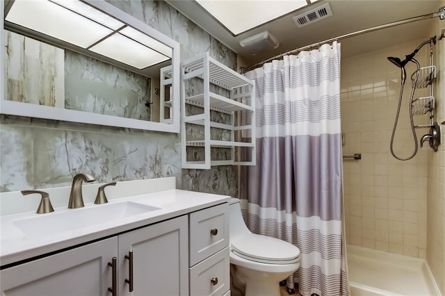2380 Shelly Dr Unit B, Palm Harbor, FL 34684 - full bath featuring toilet, a tile shower, and vanity