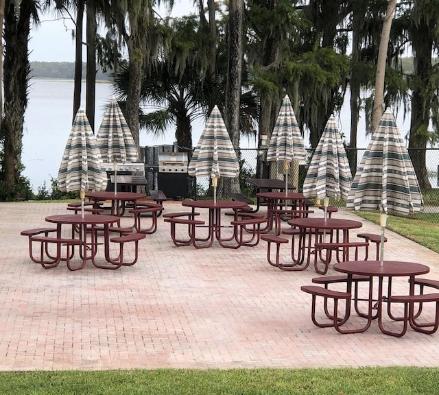 2380 Shelly Dr Unit B, Palm Harbor, FL 34684 - surrounding community with fence