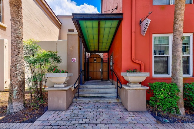 402 S Armenia Ave Unit 139A, Tampa, FL 33609 - view of exterior entry featuring stucco siding