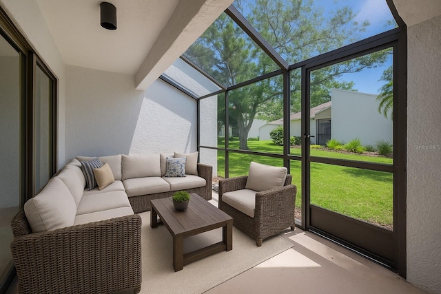 4006 Cypress Ln Unit 4006, Tampa, FL 33618 - sunroom featuring an outdoor hangout area