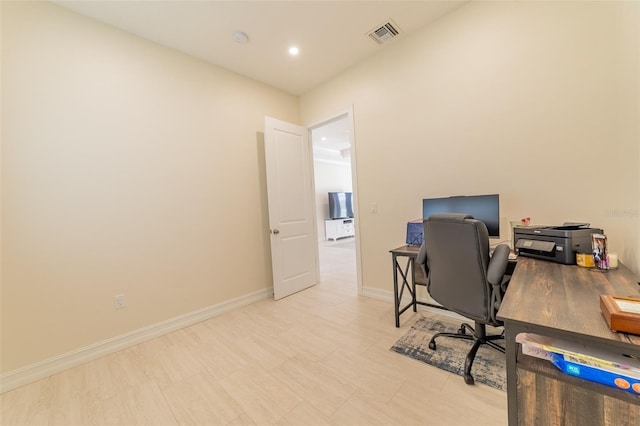 2484 SW 33rd Cir, Okeechobee, FL 34974 - office featuring baseboards and recessed lighting