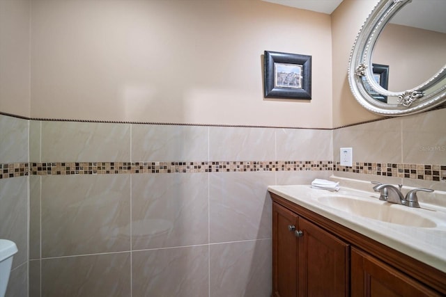 1963 Edgewater Dr, Clearwater, FL 33755 - bathroom with vanity and toilet
