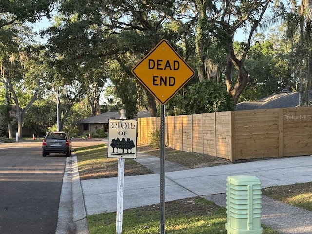 314 Bloomingfield Dr, Brandon, FL 33511 - exterior view of fence