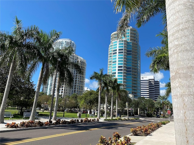 9484 Tara Cay Ct Unit 8, Seminole, FL 33776 - view of property featuring a view of city