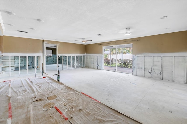 5215 Denver St NE, Saint Petersburg, FL 33703 - unfurnished room featuring ornamental molding