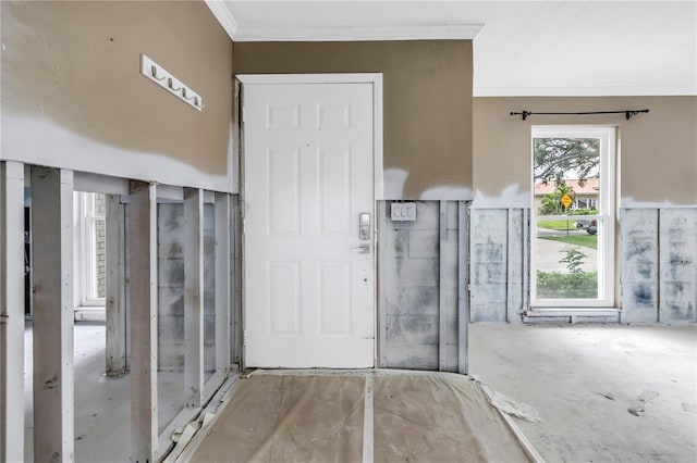 5215 Denver St NE, Saint Petersburg, FL 33703 - foyer with ornamental molding