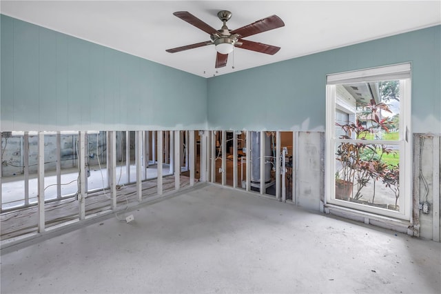 5215 Denver St NE, Saint Petersburg, FL 33703 - unfurnished room featuring ceiling fan