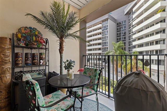 200 4th Ave S Unit 220, Saint Petersburg, FL 33701 - balcony with a grill